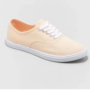 Universal Thread Lunea canvas sneakers